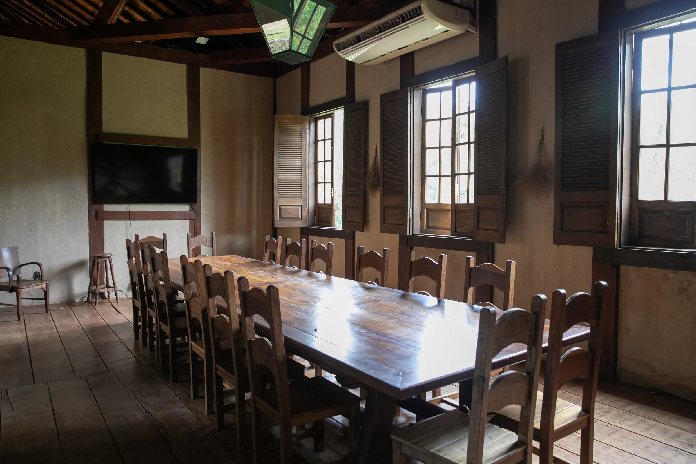 Tulha na Fazenda Cósmica