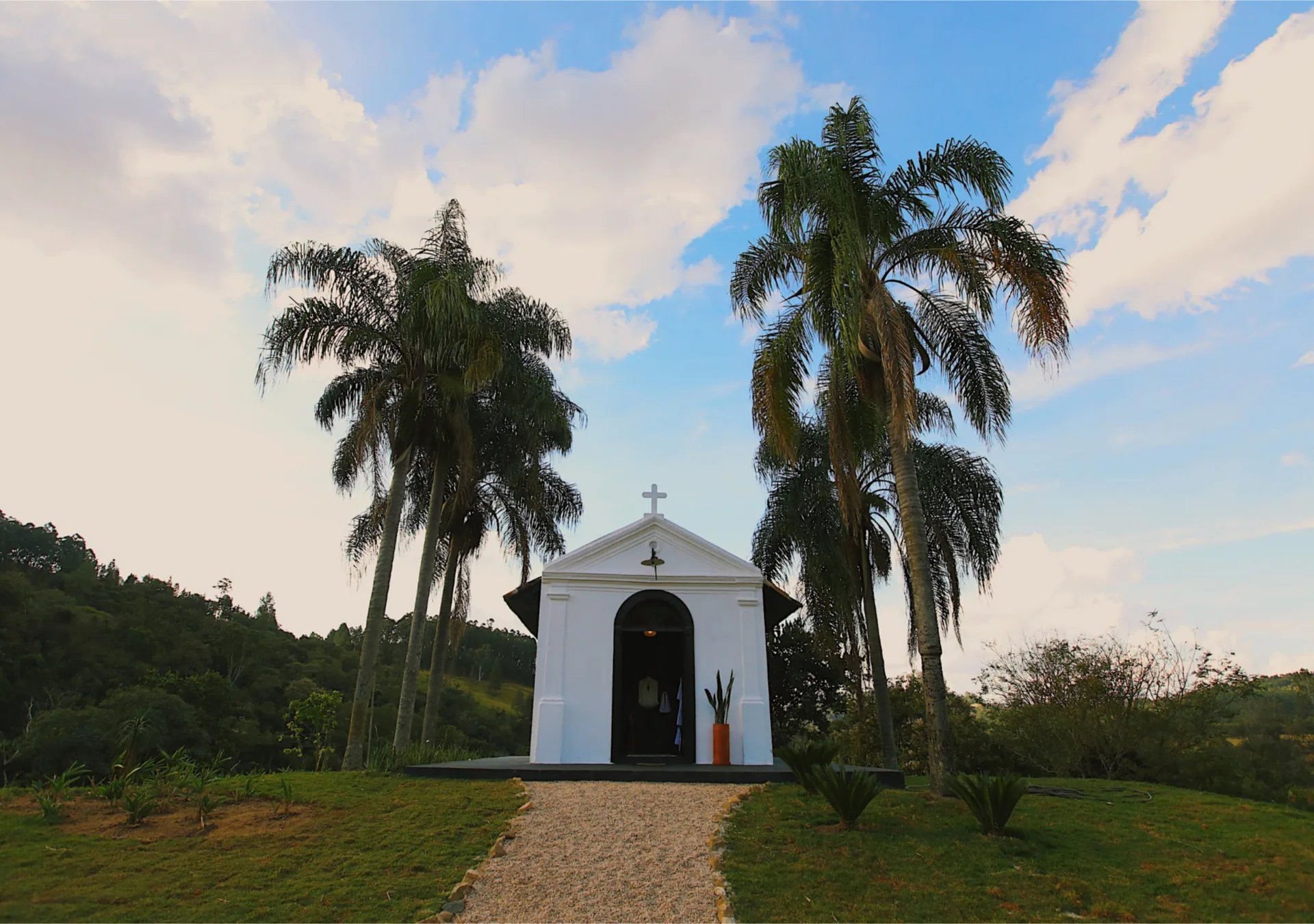 Conheça Casa Capelinha